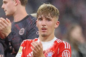 图片报：卡尔因右大腿纤维拉伤均缺席拜仁合练，确定无缘对阵巴黎