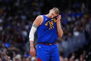 矿记：最让掘金球迷难以接受的是约基奇是1-3落后的头号罪人