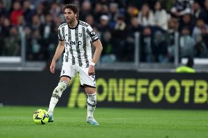 洛卡特利：现在必须着眼于接下来的比赛 希望莫德里奇没大问题