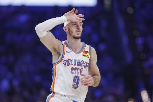 差距太大！替补得分对比：雷霆轰36分&卡鲁索13分 太阳全队仅12分