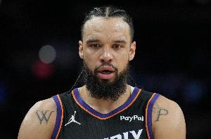 效率挺高！狄龙首节6中4贡献9分 正负值+4