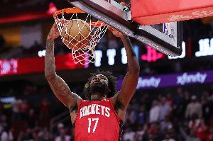 致胜法宝！火箭本场送出17次抢断 追平队史季后赛单场纪录