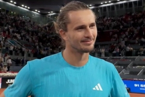 将战辛纳！兹维列夫：他是目前世上最好球员，只能让他打得艰难点