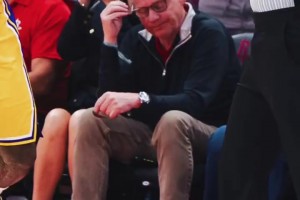 几段国内球迷观看火箭湖人G3真实监控录像！人均一句卧槽！