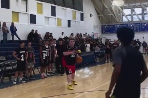 这防守没谁了...