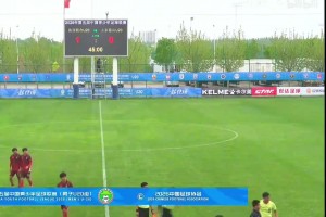 韦世豪空降王大雷直播间狂刷礼物！大雷调侃：你老婆也不给你钱~