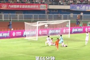 厦门市思明区何厝小学教师王晓伟，打入闽超厦门主场首球