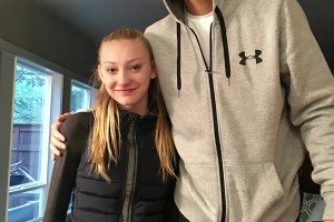 和老詹拥抱被阿杜偷瞄，又和库里互称兄妹的WNBA大女主！